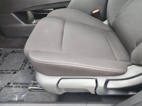 Used 2023 Nissan Rogue S image 33