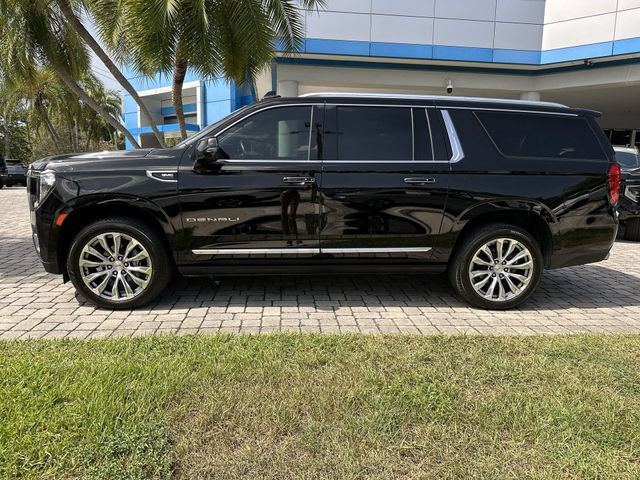 Used 2023 GMC Yukon XL Denali AWD/4WD image 31