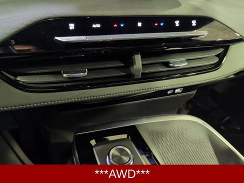 Certified 2025 Buick Enclave Preferred image 24