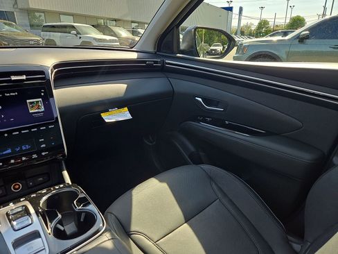 Certified 2023 Hyundai Tucson Limited AWD/4WD image 11