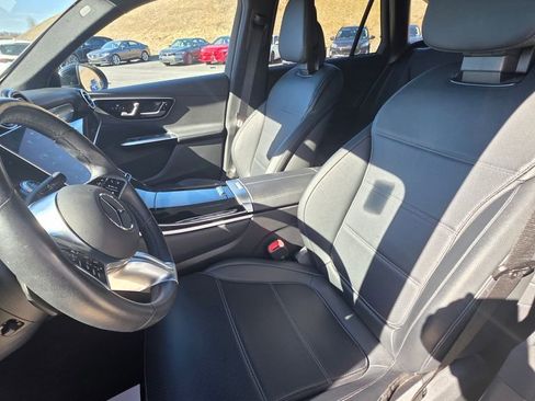 Used 2023 Mercedes-Benz GLC 300 4MATIC image 13