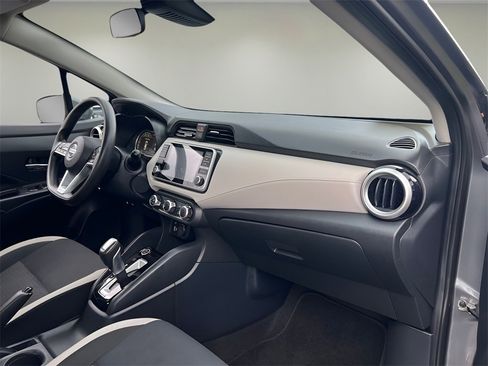 Used 2021 Nissan Versa SV image 25