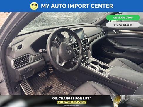 Used 2018 Honda Accord Sport image 8