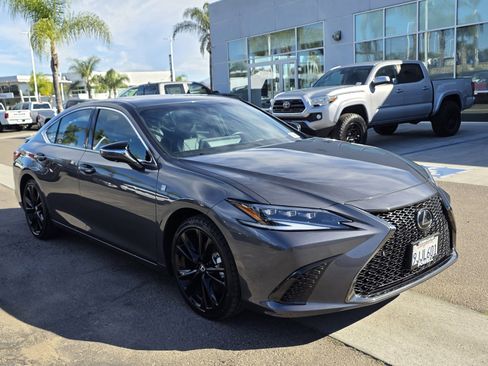 Used 2024 Lexus ES 300h F Sport image 6