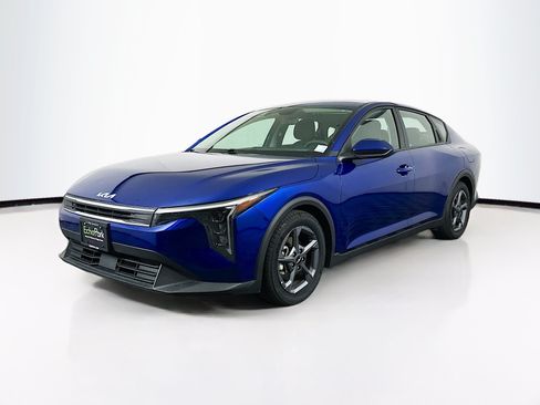 Used 2025 Kia K4 FWD image 3