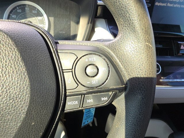 Used 2020 Toyota Corolla LE FWD image 19
