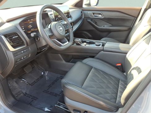 Certified 2023 Nissan Rogue Platinum w/ Platinum Premium Package AWD/4WD image 11