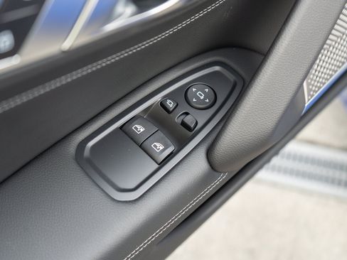 Used 2025 BMW Z4 M40i w/ Edition RWD image 14