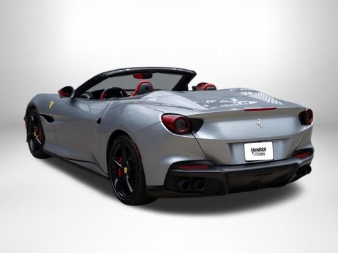 Used 2022 Ferrari Portofino M RWD image 3