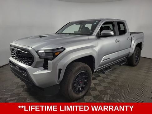 Used 2024 Toyota Tacoma TRD Sport RWD image 3