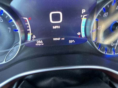 Used 2019 Chrysler Pacifica Limited FWD image 16