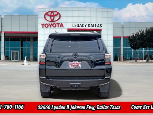 Used 2024 Toyota 4Runner SR5 Premium w/ Moonroof Package RWD image 9