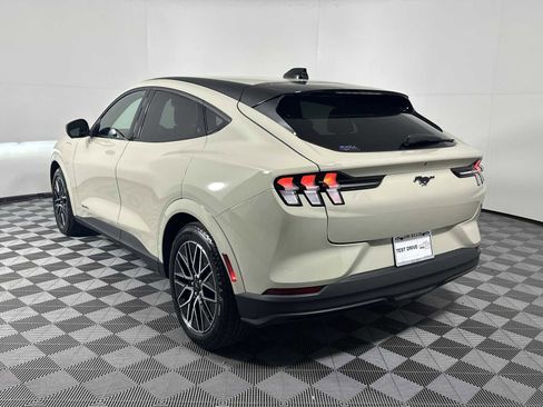 Used 2025 Ford Mustang Mach-E Premium image 5
