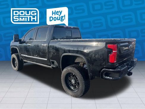 Used 2024 Chevrolet Silverado 3500 High Country w/ High Country Premium Package AWD/4WD image 3