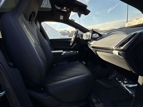 Used 2025 BMW iX xDrive50 w/ Premium Package image 16