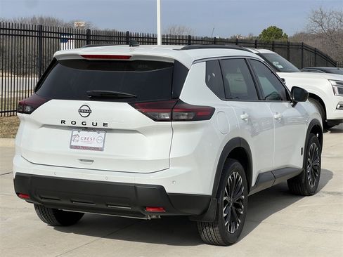 New 2026 Nissan Rogue SV image 4