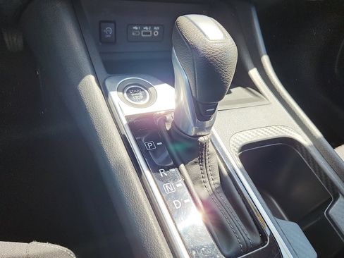 Used 2025 Nissan Sentra SV FWD image 14