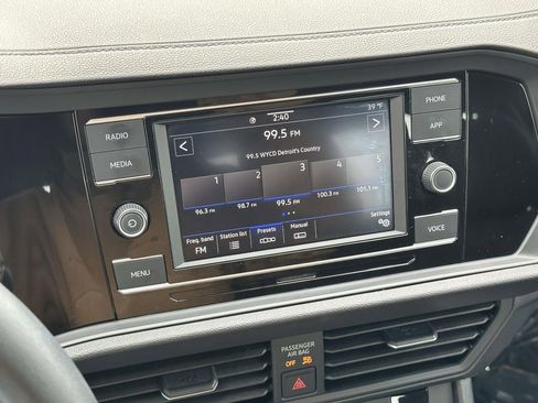 Certified 2023 Volkswagen Jetta Sport image 25