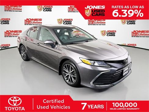 Certified 2023 Toyota Camry XLE image 1
