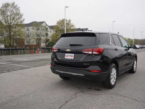 Used 2022 Chevrolet Equinox LT image 4