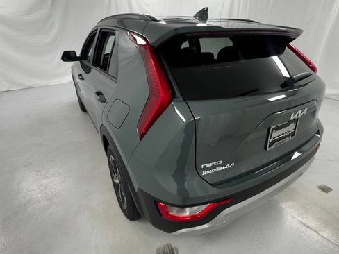 New 2026 Kia Niro EX FWD image 5