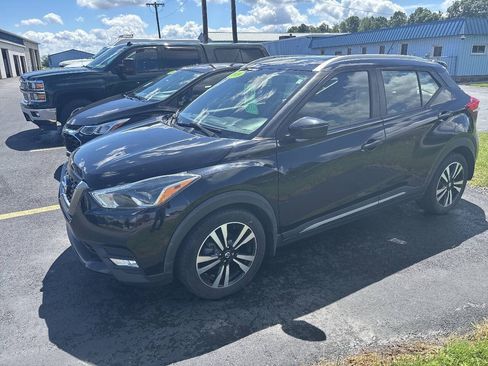 Used 2019 Nissan Kicks SR w/ SR Premium Package FWD image 15