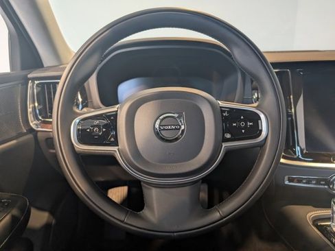 Used 2019 Volvo S60 T8 Inscription image 17