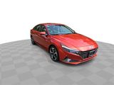 Used 2022 Hyundai Elantra Limited image 2