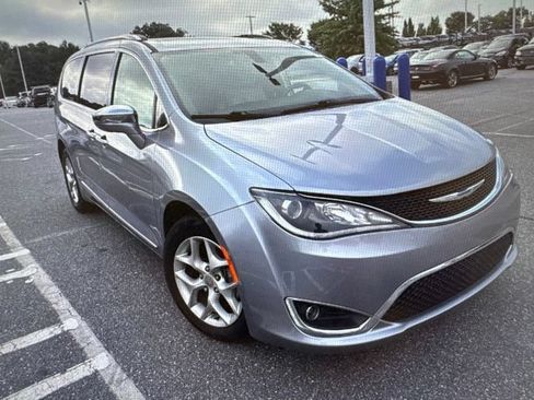 Used 2020 Chrysler Pacifica Limited FWD image 21