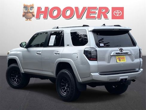 Used 2022 Toyota 4Runner SR5 image 5