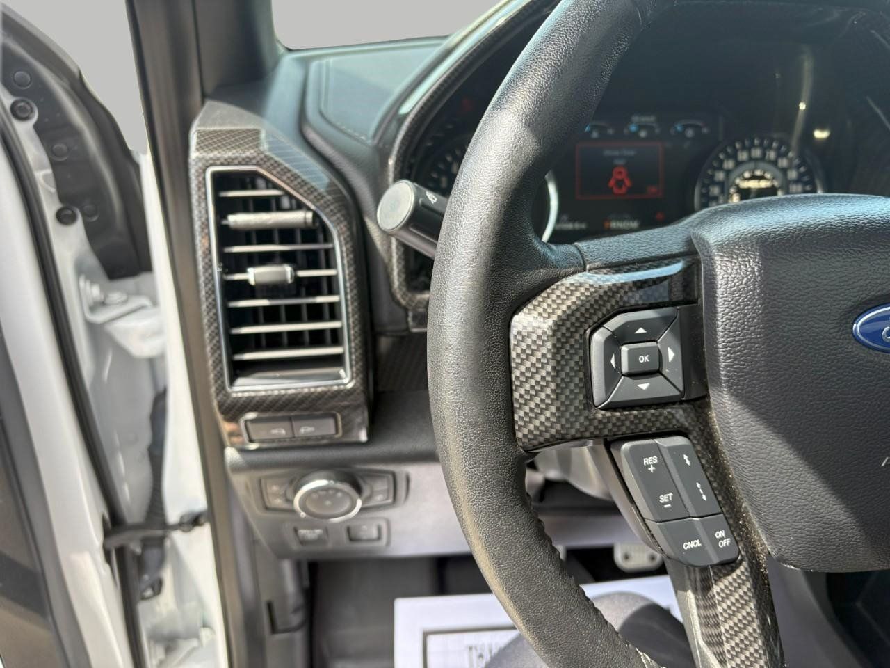 Used 2019 Ford F150 Lariat w/ Equipment Group 502A Luxury AWD/4WD image 15
