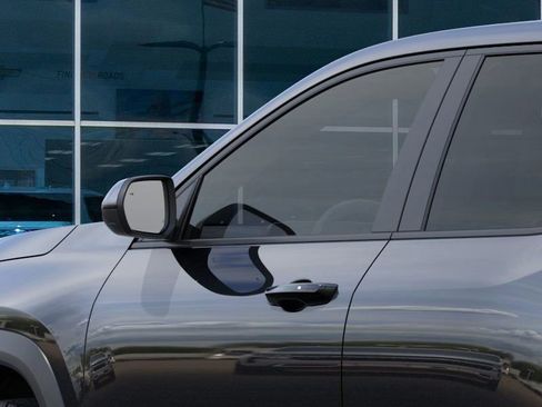 New 2026 Chevrolet Equinox LT image 12