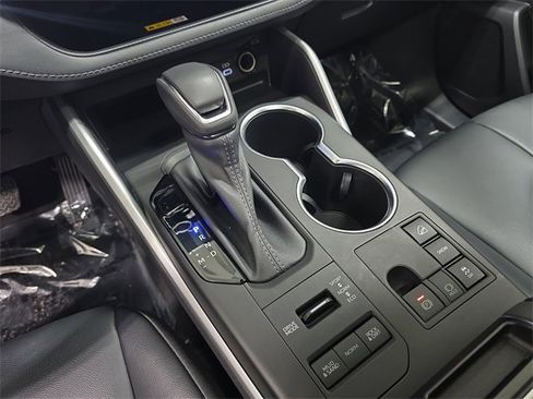 Used 2023 Toyota Highlander XLE image 25