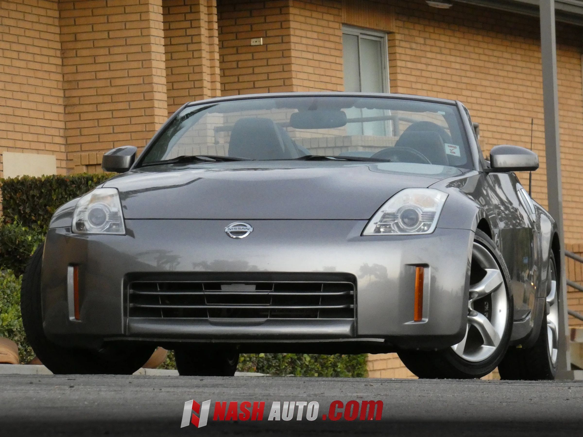 Used 2008 Nissan 350Z Touring RWD image 2