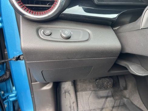 Used 2025 Chevrolet Trax RS w/ Sunroof Package image 31