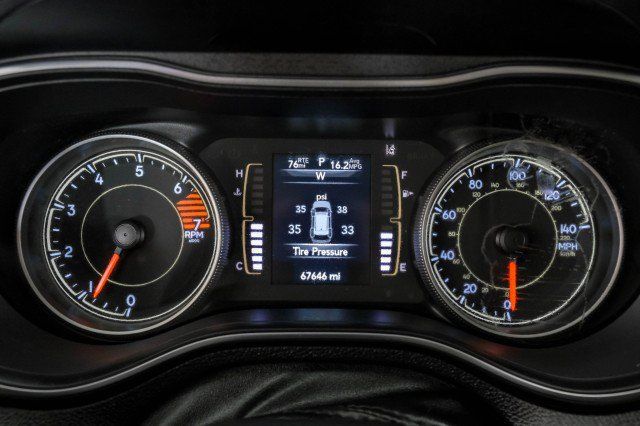 Used 2021 Jeep Cherokee Latitude Plus AWD/4WD image 20