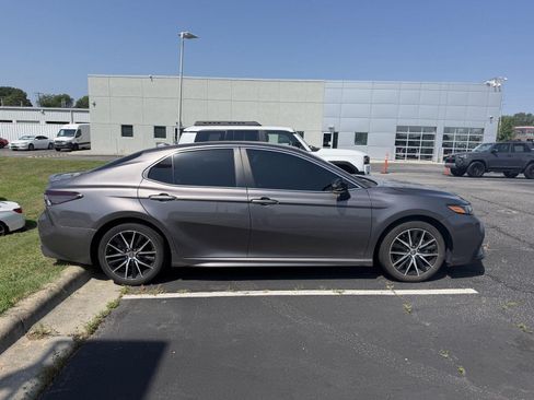 Used 2023 Toyota Camry SE FWD image 7