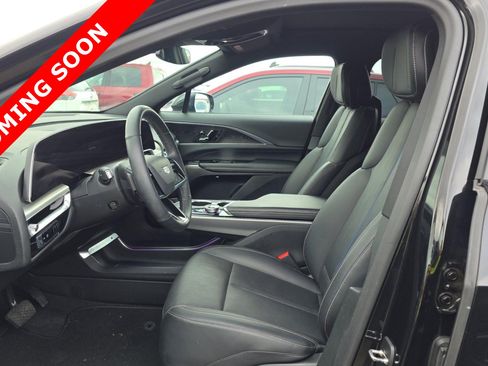 Used 2024 Cadillac Lyriq Luxury RWD image 6