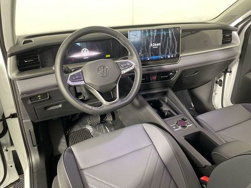 New 2026 Volkswagen Tiguan SE image 8