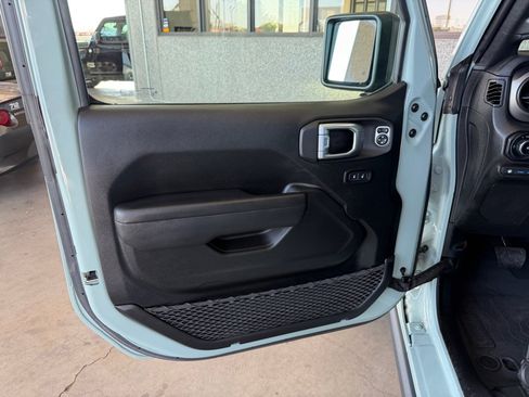 Used 2023 Jeep Wrangler Unlimited AWD/4WD image 18