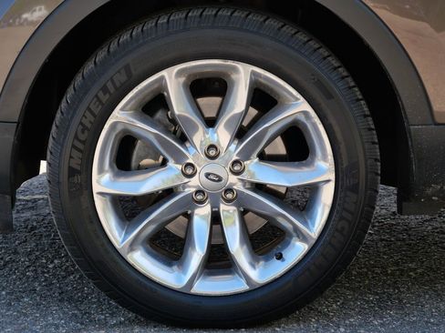 Used 2015 Ford Explorer XLT w/ Equipment Group 202B AWD/4WD image 6