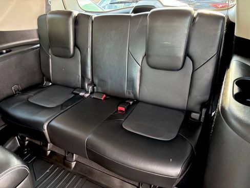 Used 2017 INFINITI QX80 2WD w/ Driver Assistance Package image 28