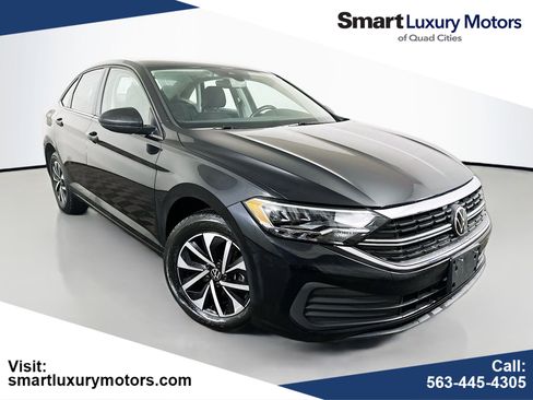 Used 2024 Volkswagen Jetta S image 1