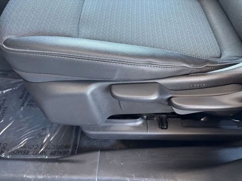 Used 2025 Buick Encore GX Preferred FWD image 23