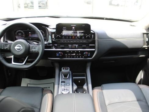 Used 2025 Nissan Pathfinder Platinum w/ Cargo Package AWD/4WD image 11