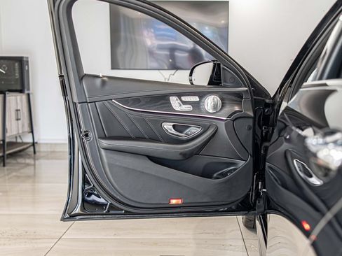 Used 2018 Mercedes-Benz E 63 AMG S image 32