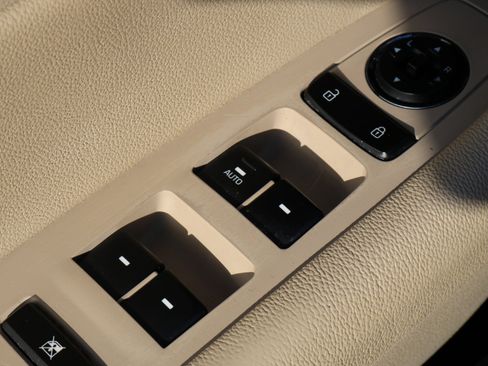 Used 2017 Hyundai Sonata Sport image 12