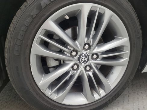 Used 2017 Toyota Camry SE image 31