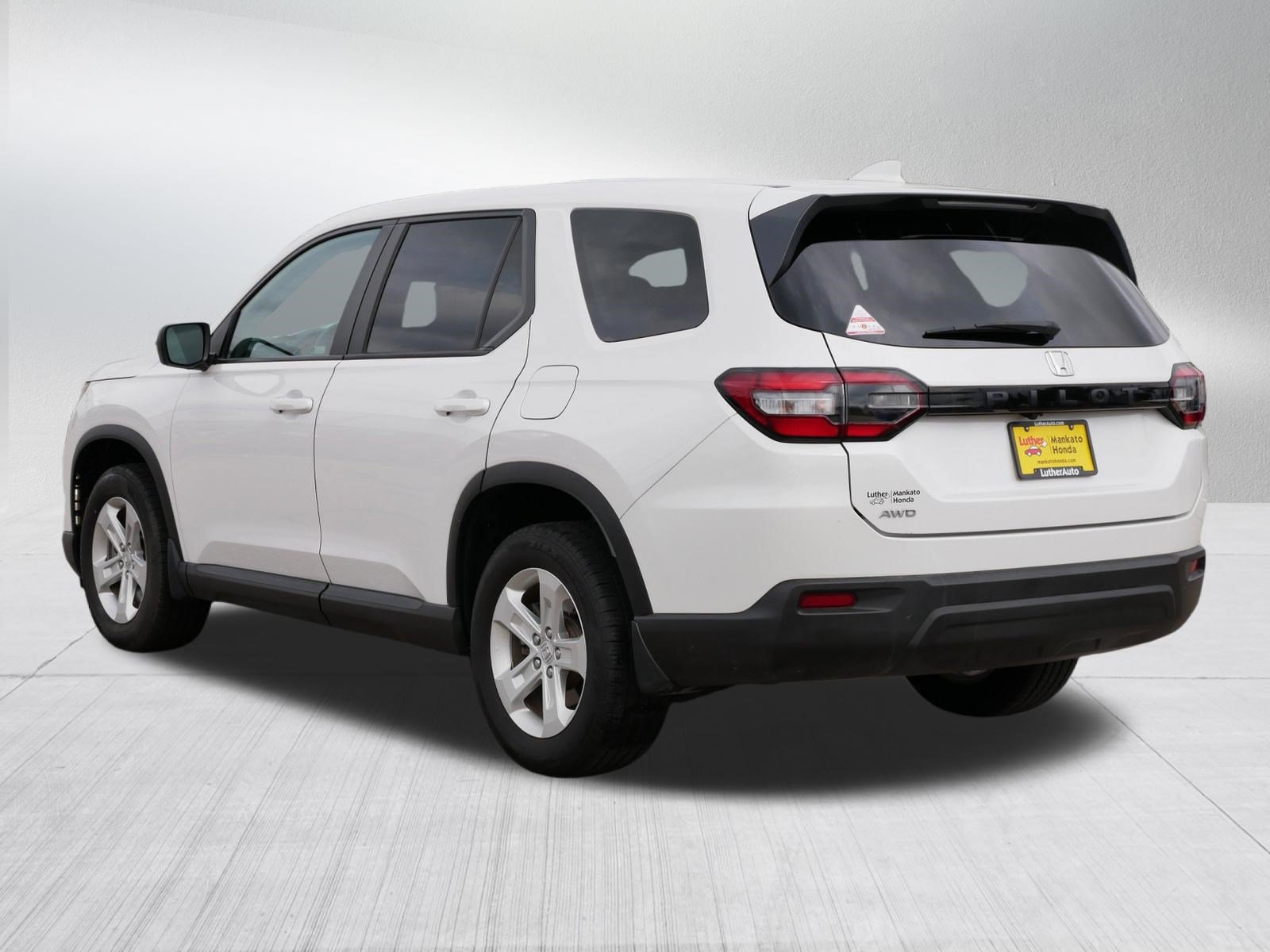 Certified 2023 Honda Pilot LX image 5