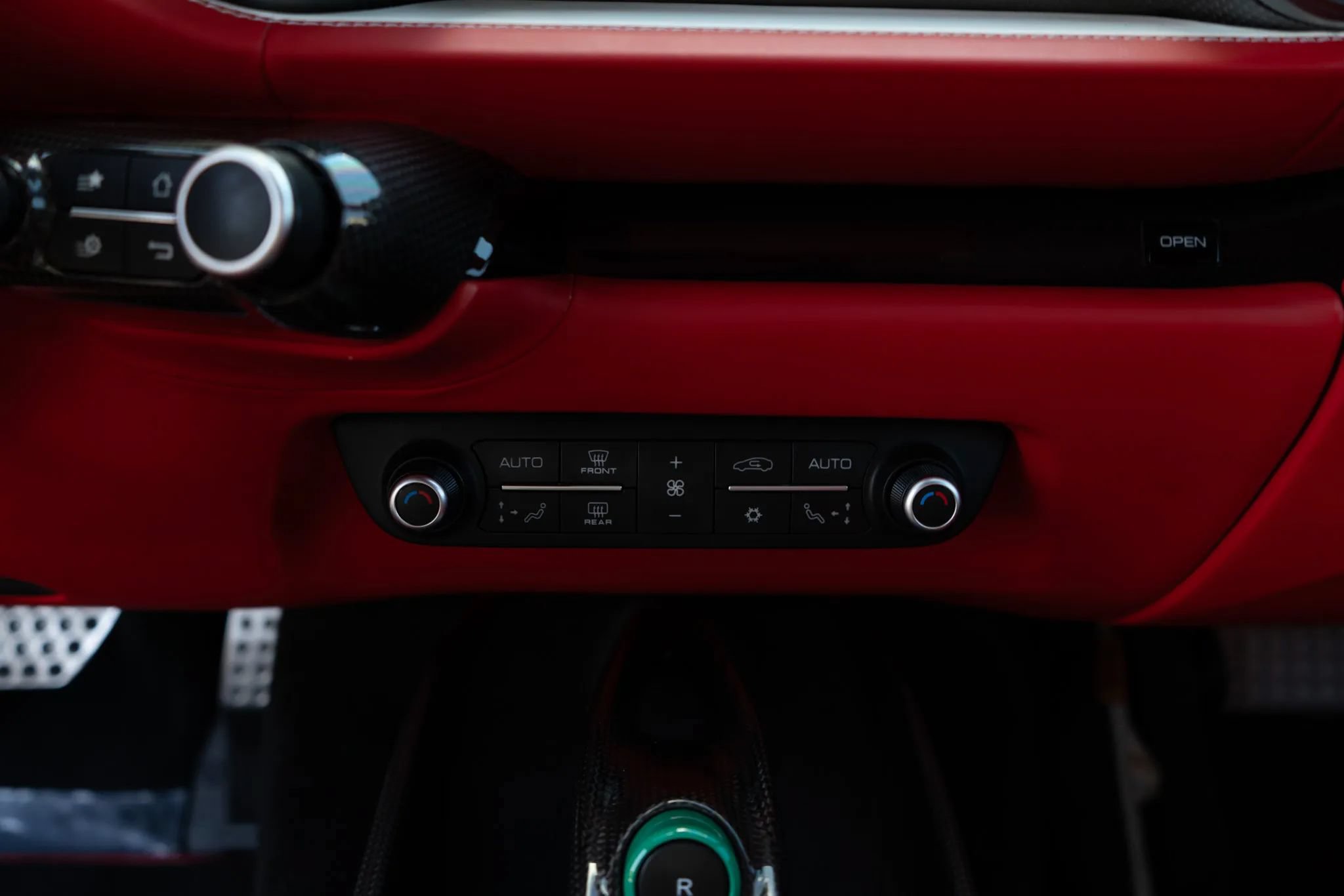 Used 2020 Ferrari 812 Superfast RWD image 22